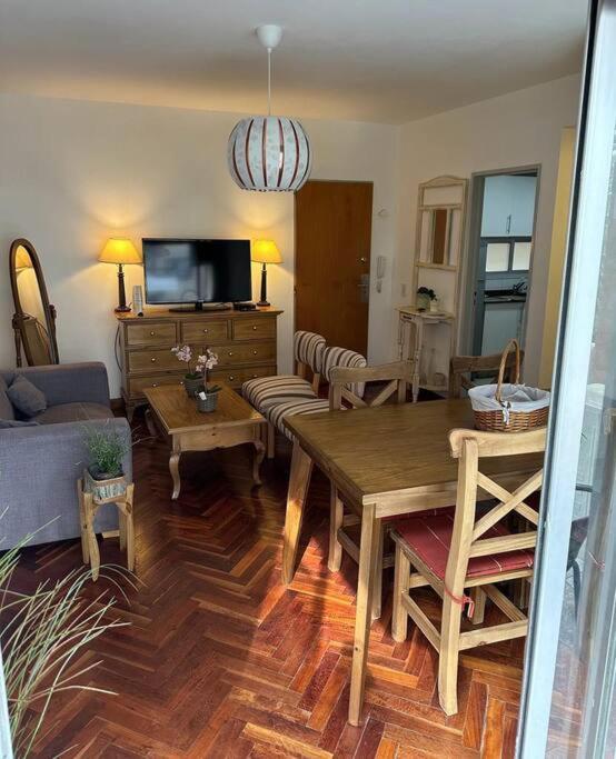 Apartamento Semipiso Panoramico 2 Amplia Cocina Lavadero Parrilla Y Cochera Privada Incluida A Metros Del Subte *